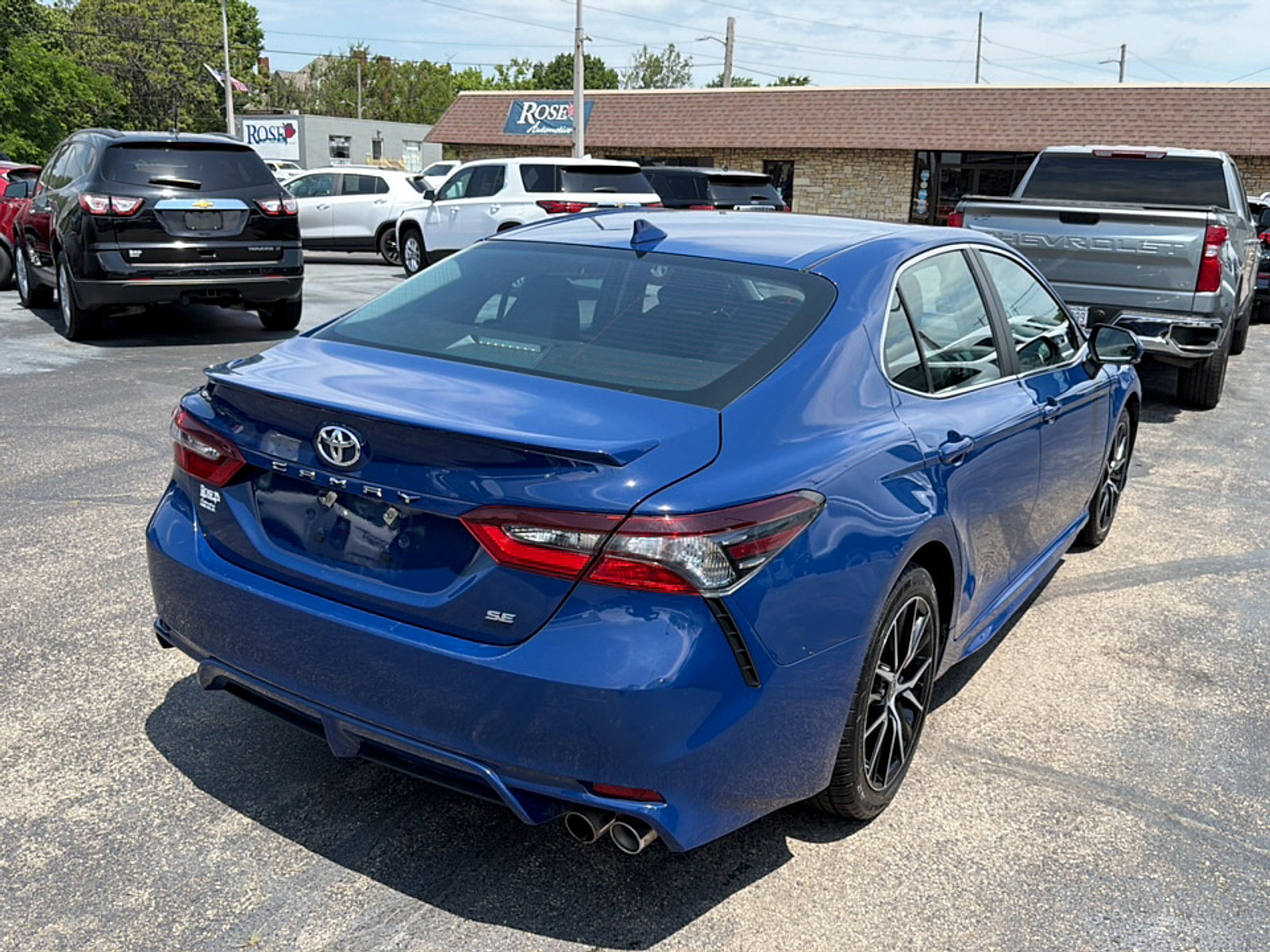 Used 2024 Toyota Camry SE FWD image 7