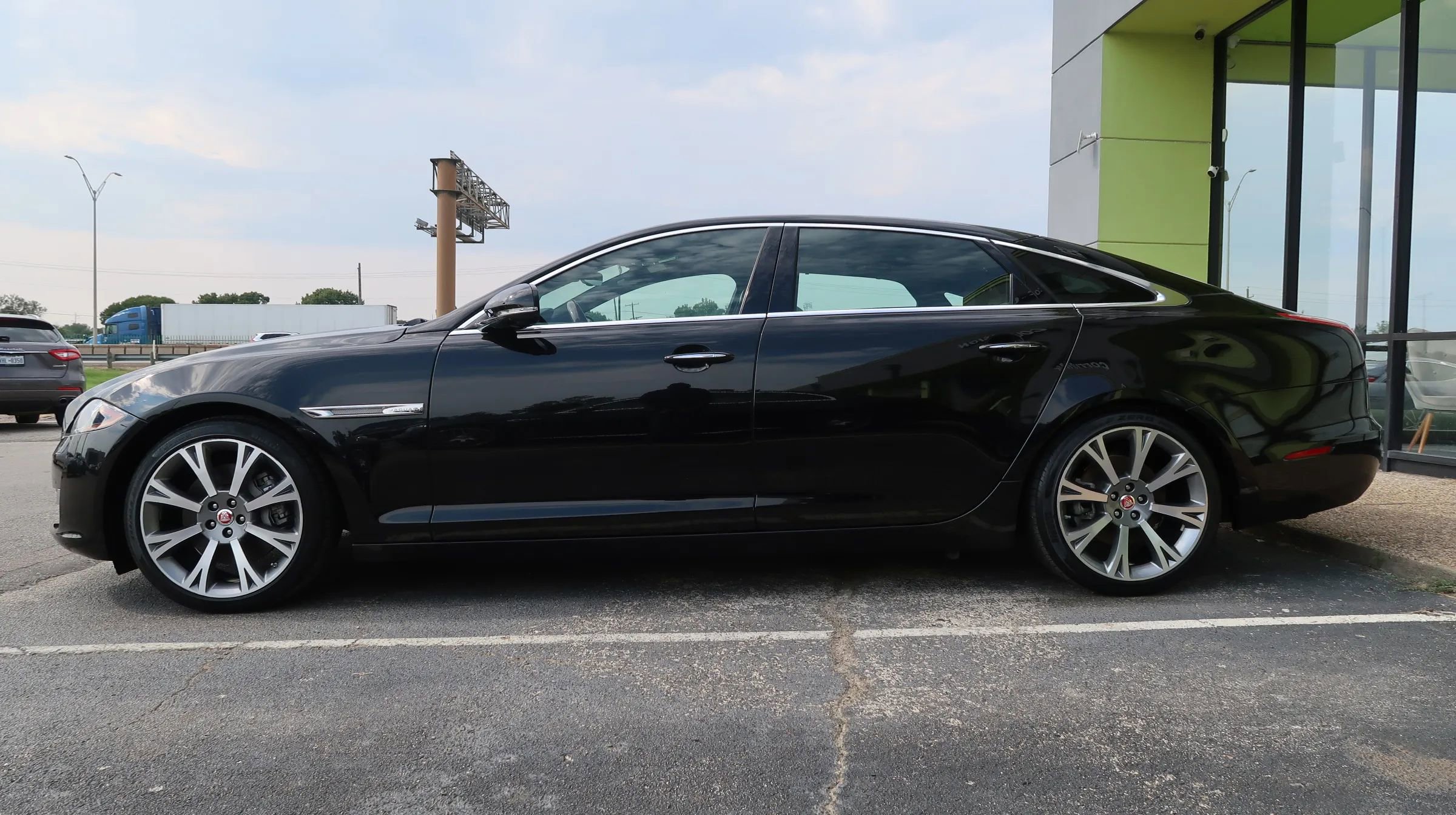 Used 2019 Jaguar XJ L Portfolio image 7