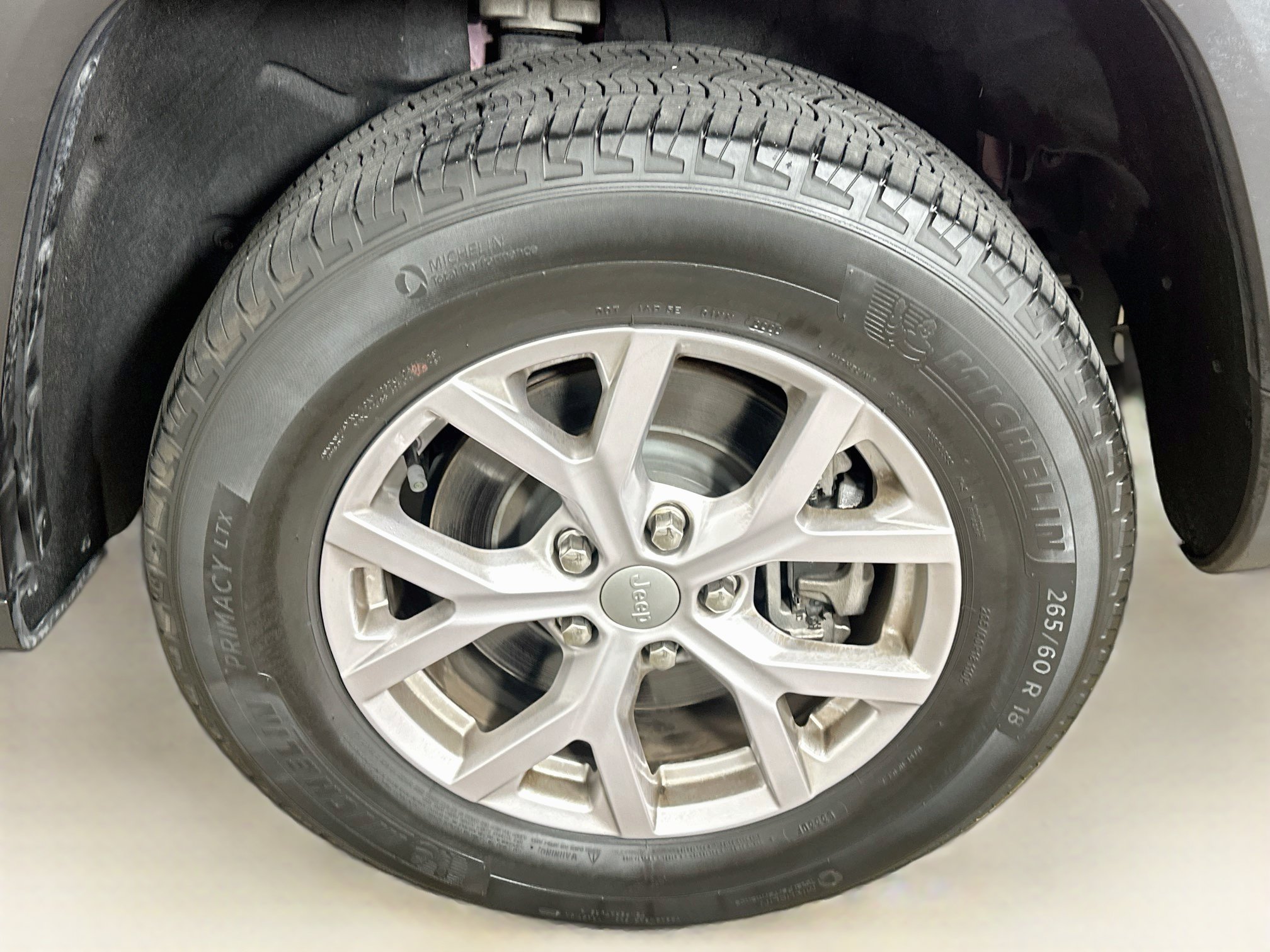 Used 2022 Jeep Grand Cherokee L Limited AWD/4WD image 11