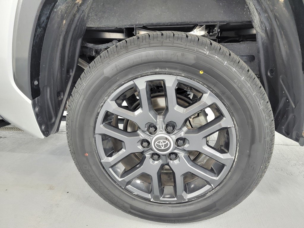 Used 2024 Toyota Tundra Platinum AWD/4WD image 12