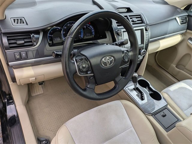 Used 2012 Toyota Camry XLE w/ Leather Pkg image 10