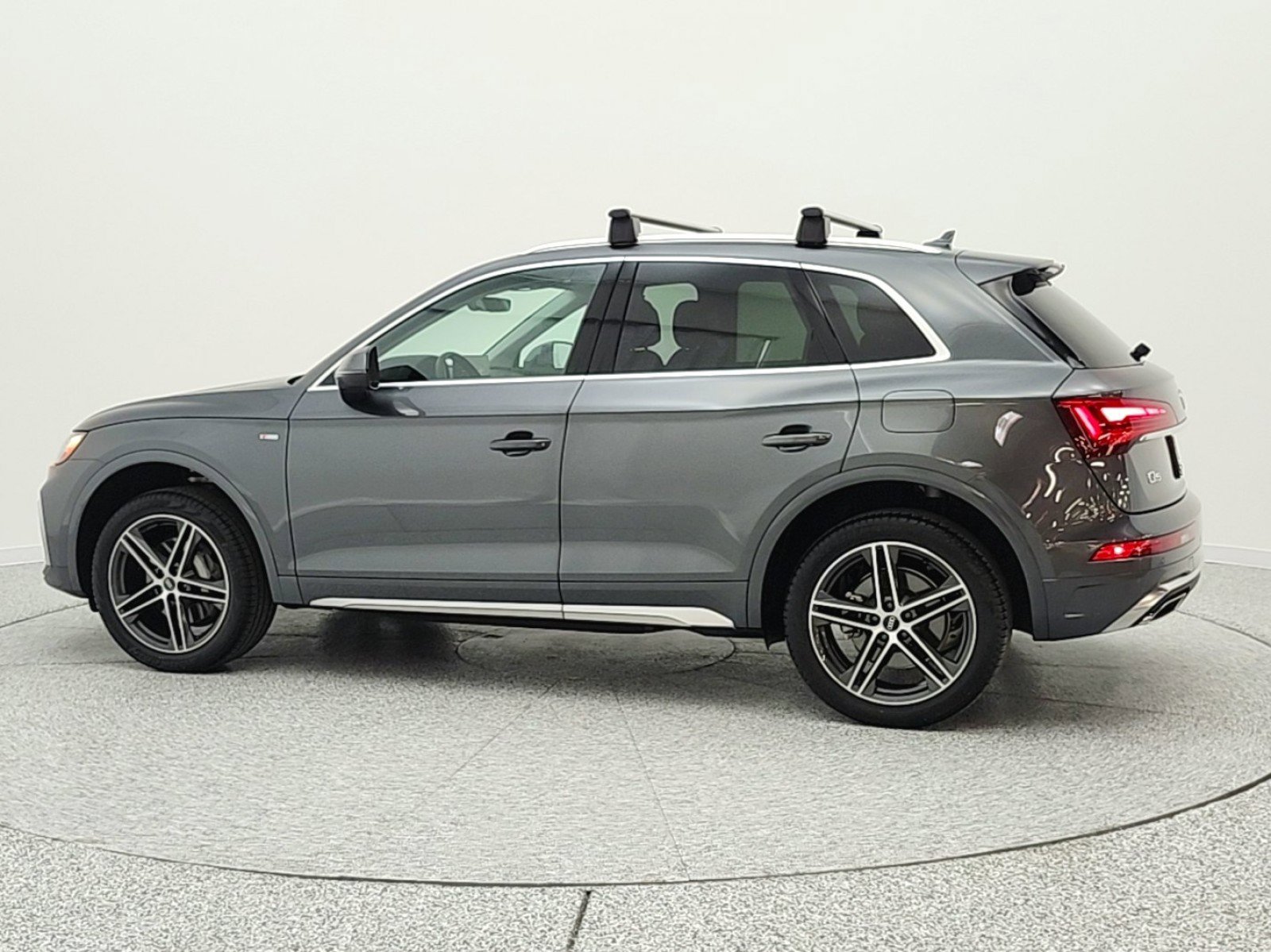 Used 2023 Audi Q5 e Premium w/ Convenience Package AWD/4WD image 8