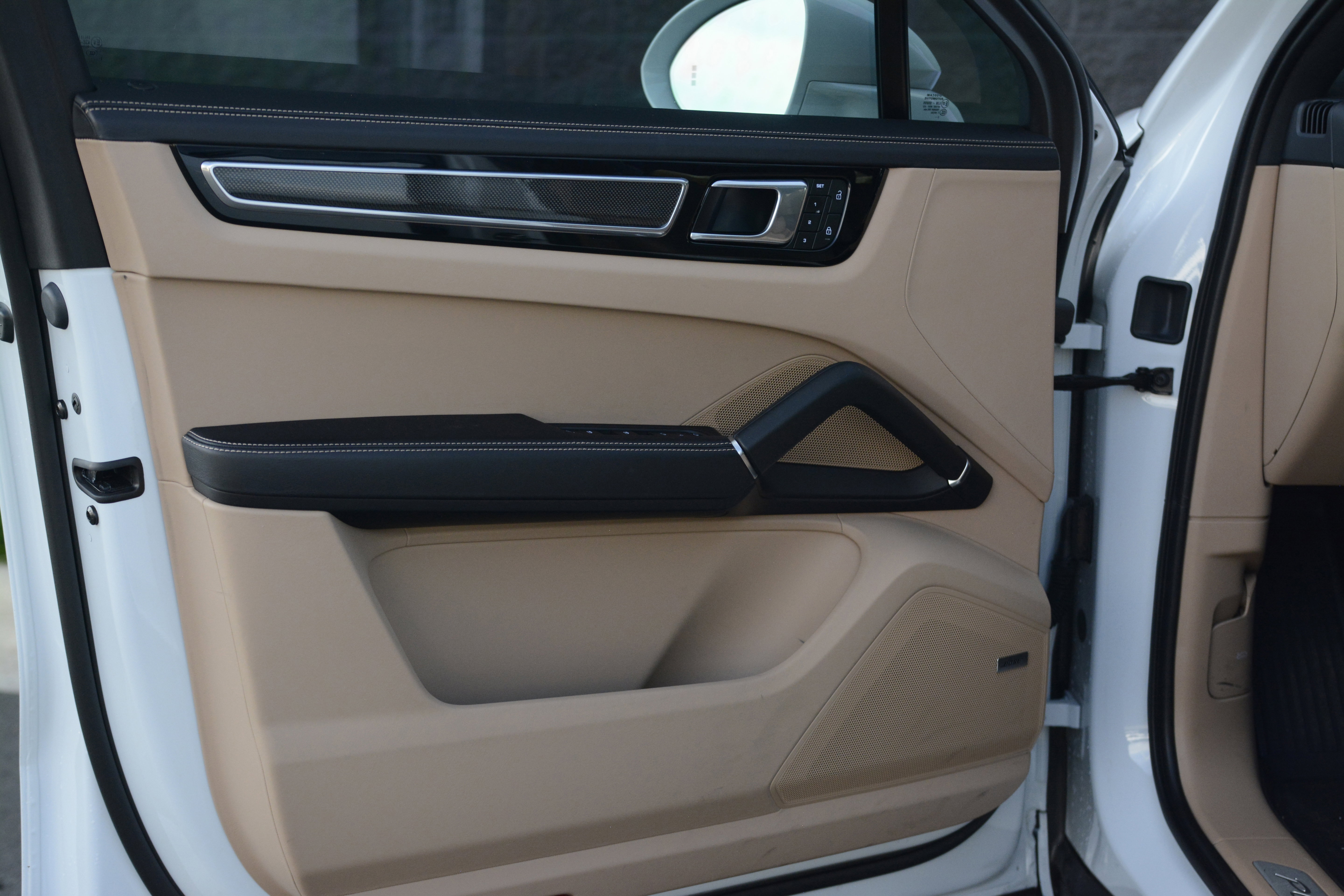 Certified 2023 Porsche Cayenne S Platinum image 13