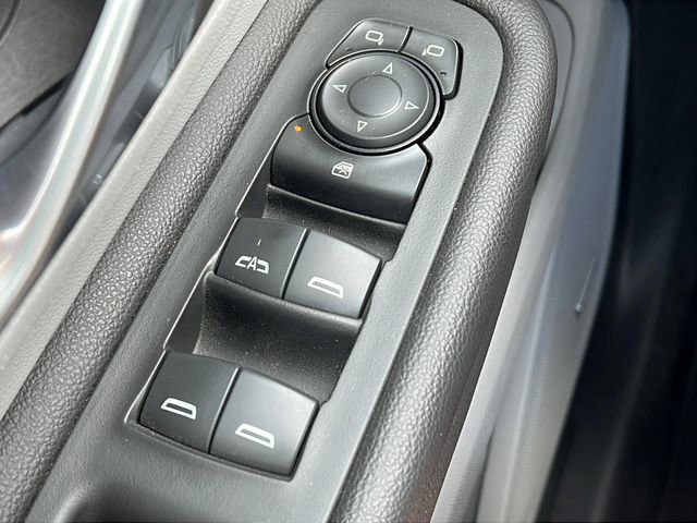 Used 2022 GMC Terrain SLT w/ Infotainment Package II FWD image 10