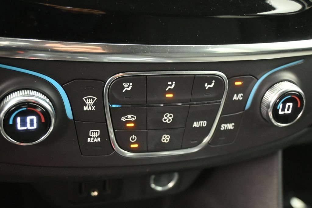 Used 2020 Chevrolet Traverse LS FWD image 14
