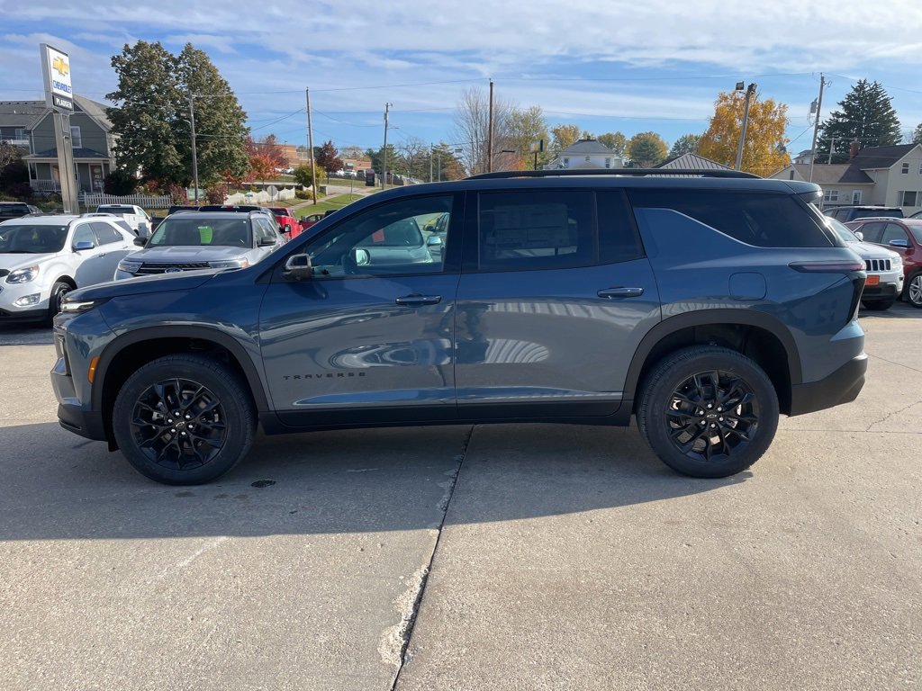 New 2026 Chevrolet Traverse LT w/ Midnight/Sport Edition image 2