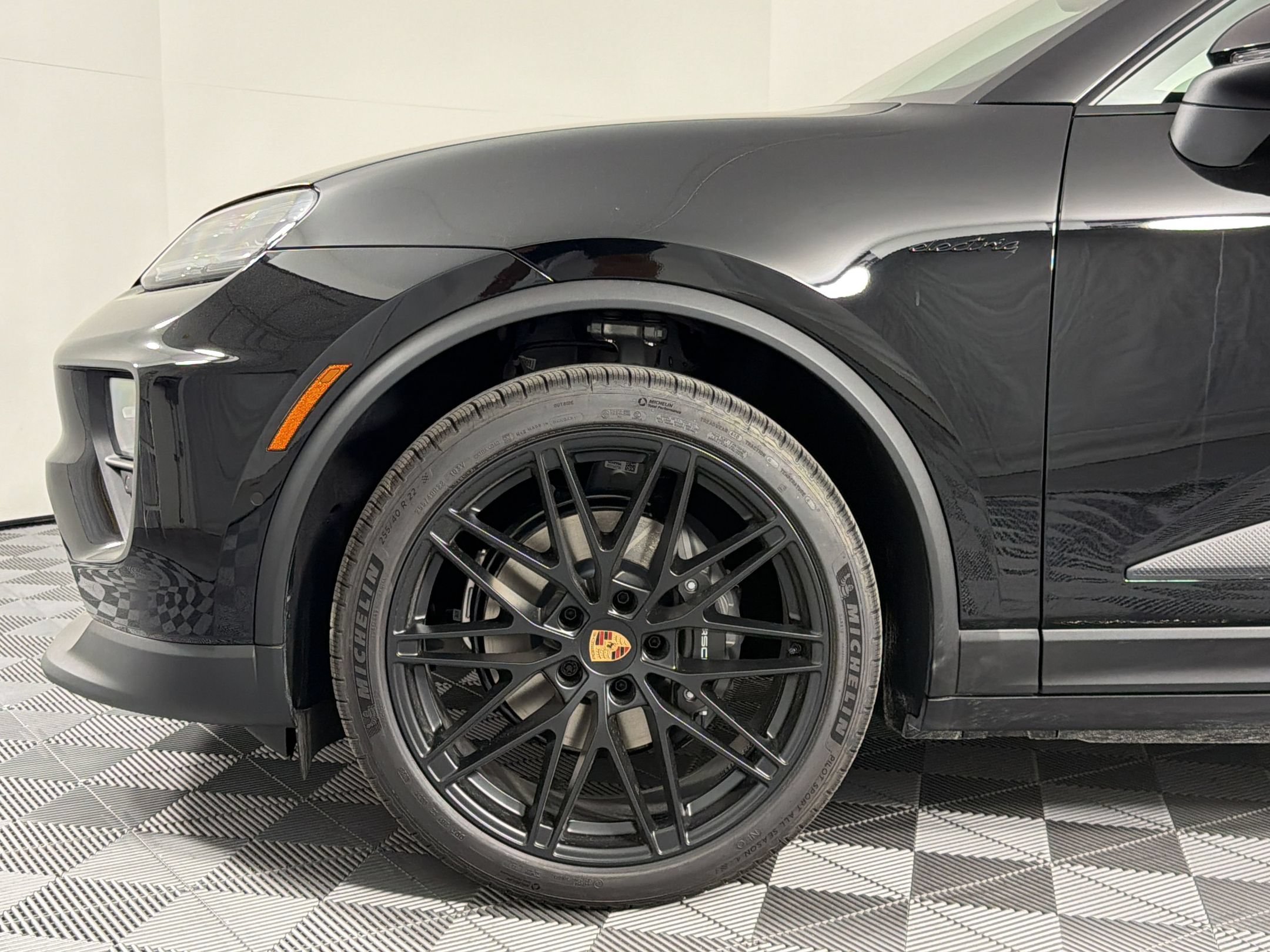 New 2026 Porsche Macan Electric RWD image 13