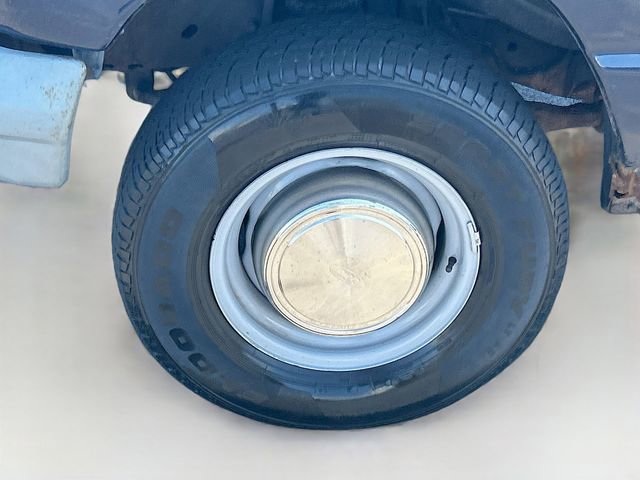 Used 2001 Ford E-350 and Econoline 350 Super Duty RWD image 28
