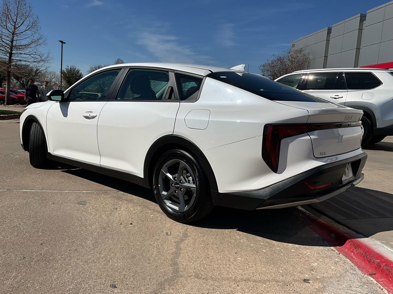 Used 2025 Kia K4 LXS image 8