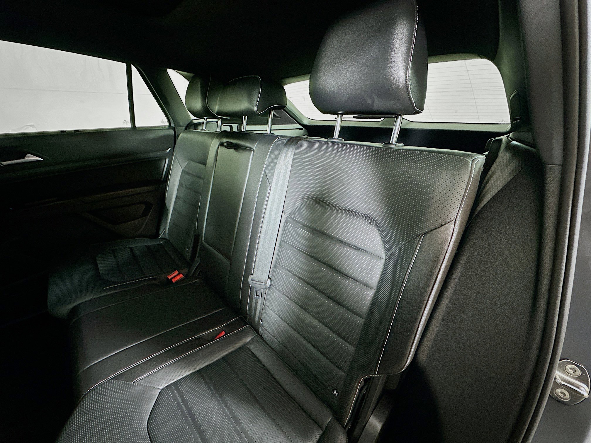 Used 2020 Volkswagen Atlas Cross Sport SEL Premium image 25