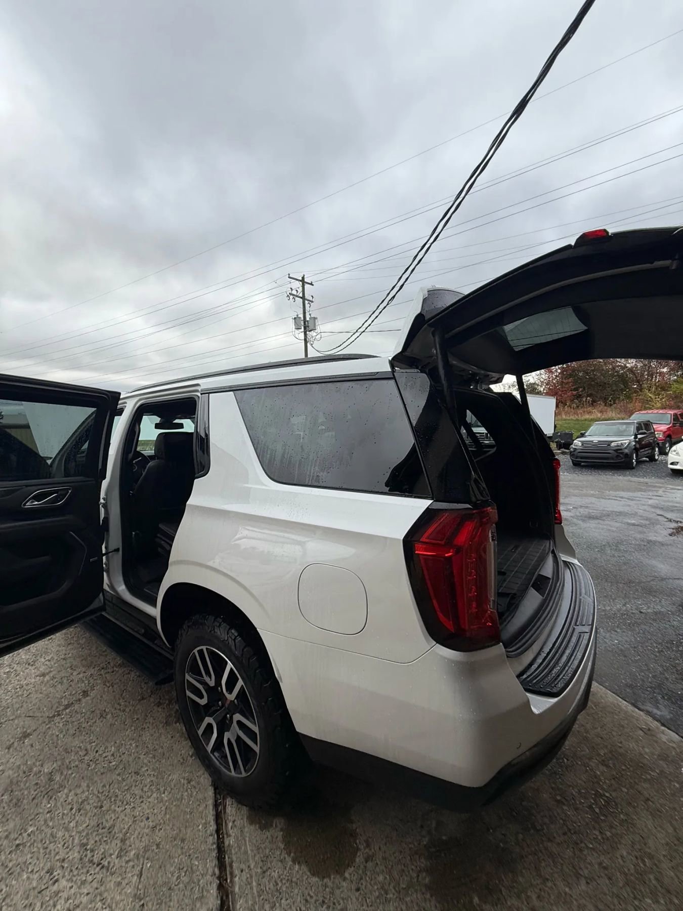 Used 2021 GMC Yukon AT4 w/ AT4 Premium Package image 27