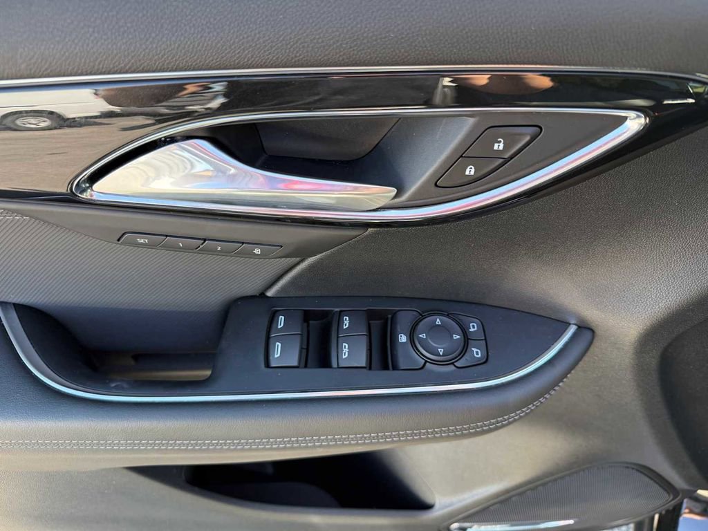 Used 2025 Buick Envision Preferred image 15