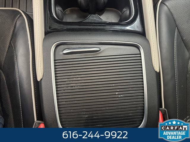 Used 2023 Chrysler Pacifica Limited AWD/4WD image 14