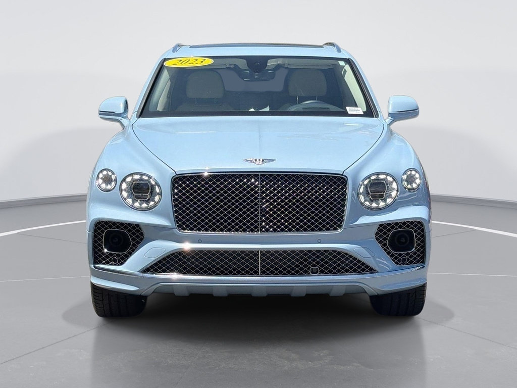Used 2023 Bentley Bentayga Plug-In Hybrid AWD/4WD image 2