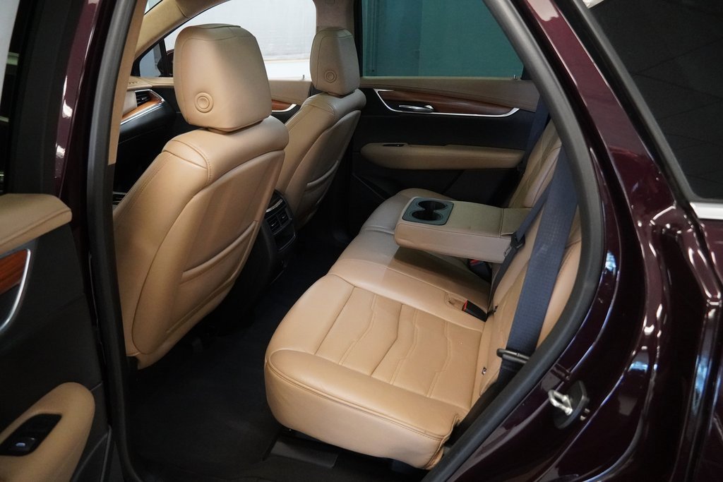 Used 2018 Cadillac XT5 Platinum w/ Driver Assist Package image 21