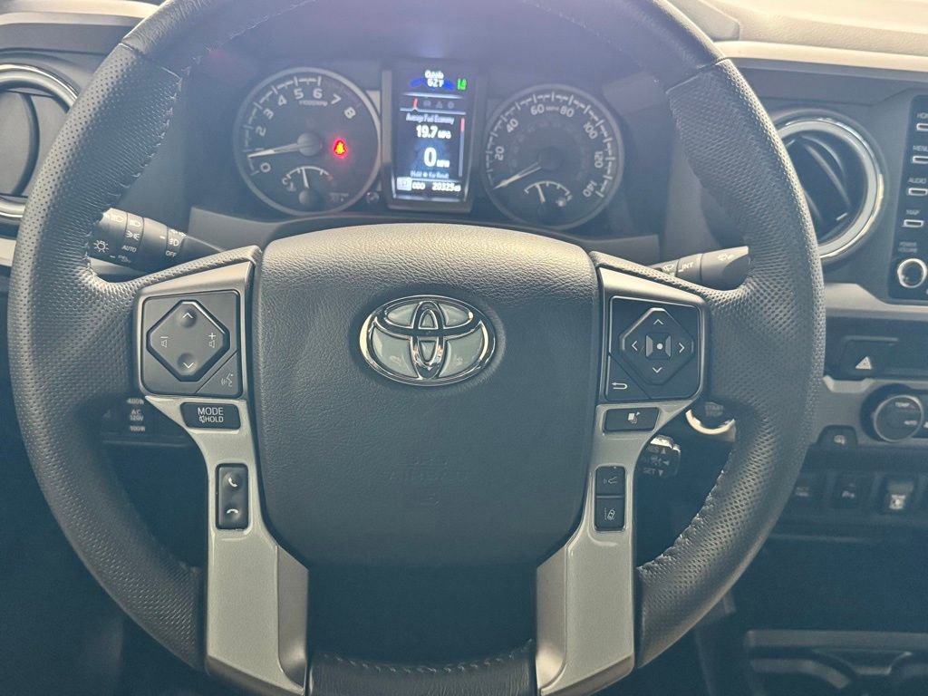 Used 2022 Toyota Tacoma TRD Sport w/ Technology Package image 14
