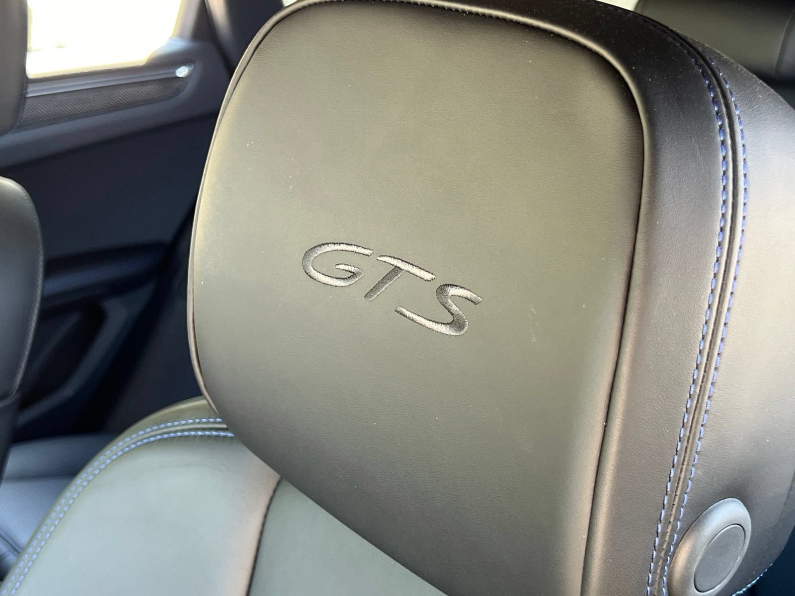 Certified 2026 Porsche Macan GTS AWD/4WD image 32