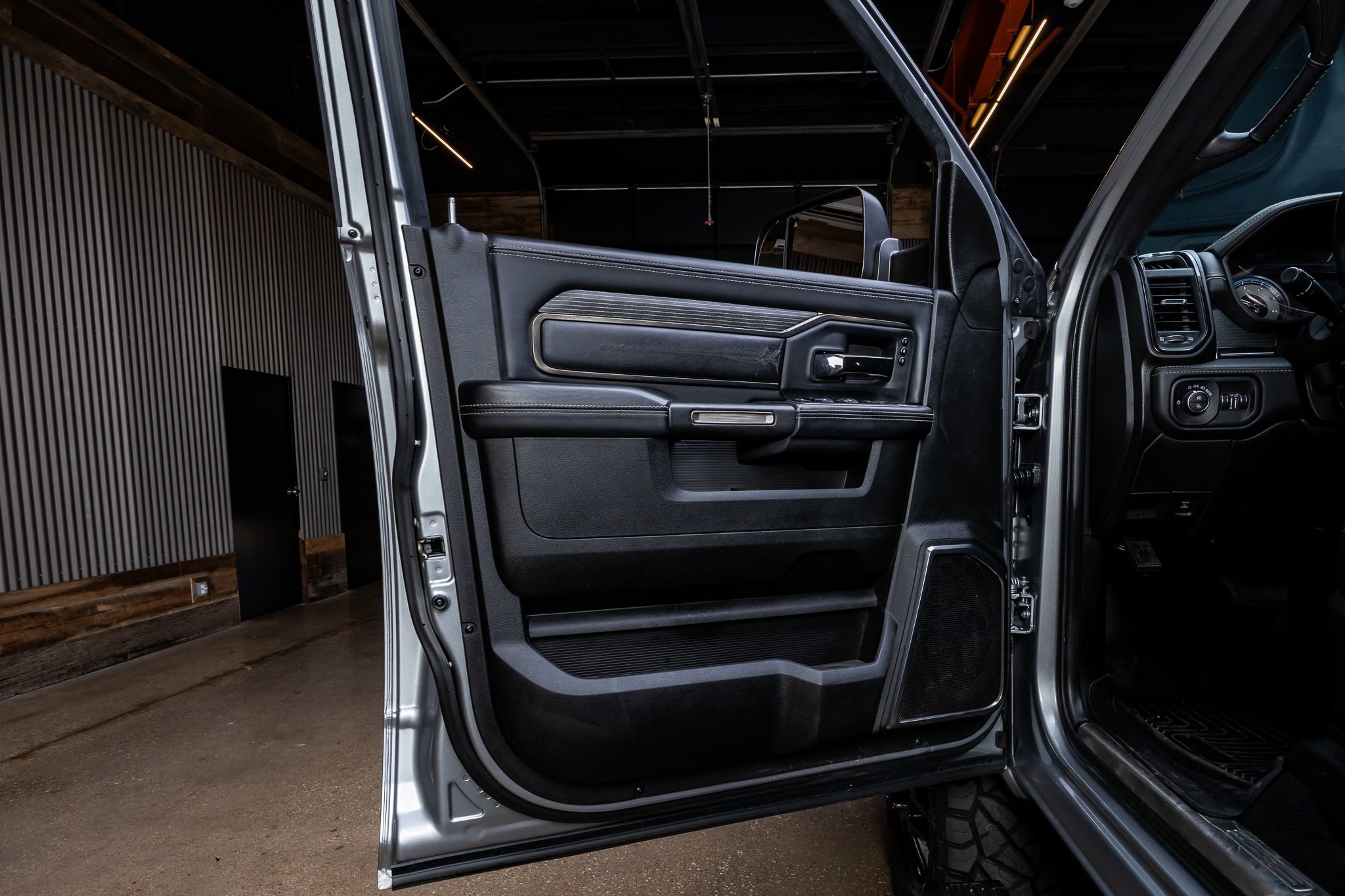 Used 2022 RAM 3500 Limited w/ Night Edition image 31