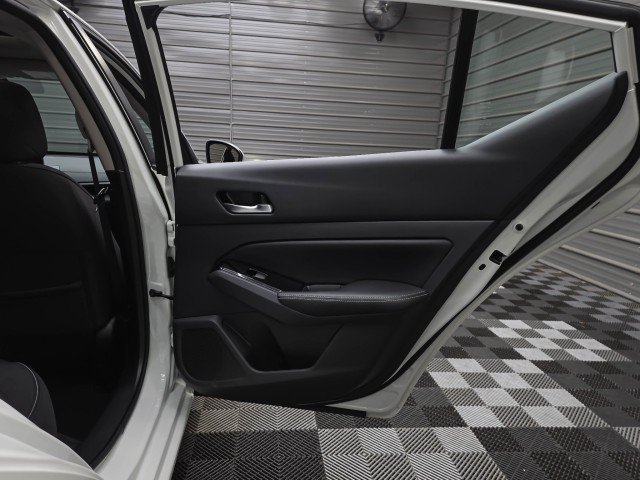 Used 2022 Nissan Altima 2.5 SV w/ SV Premium Package FWD image 35