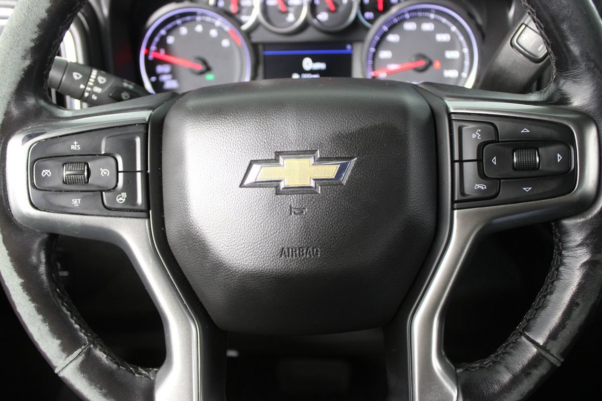 Used 2022 Chevrolet Silverado 1500 LT w/ LPO, Dark Essentials Package RWD image 4