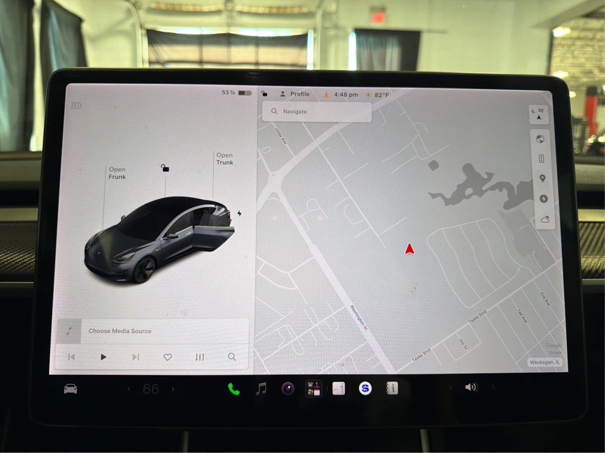 Used 2018 Tesla Model 3 Long Range RWD image 26