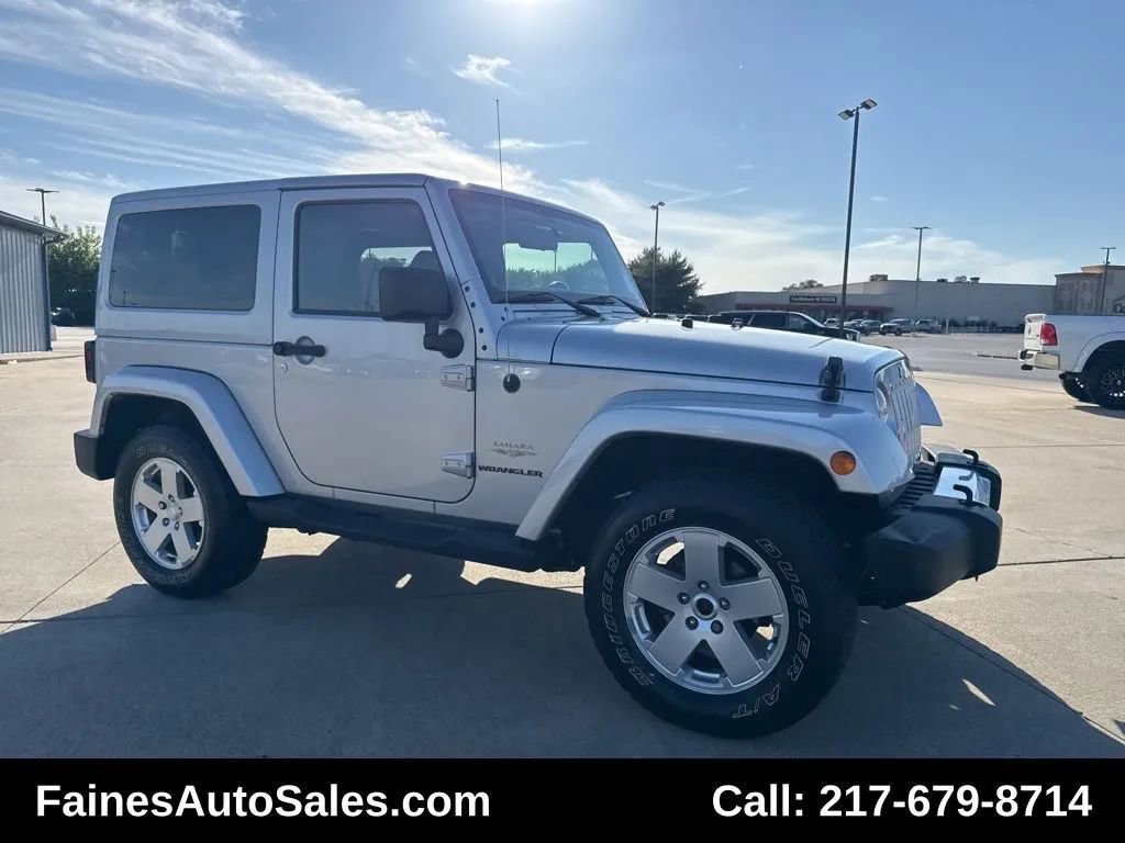 Used 2012 Jeep Wrangler Sahara w/ Dual Top Group image 26