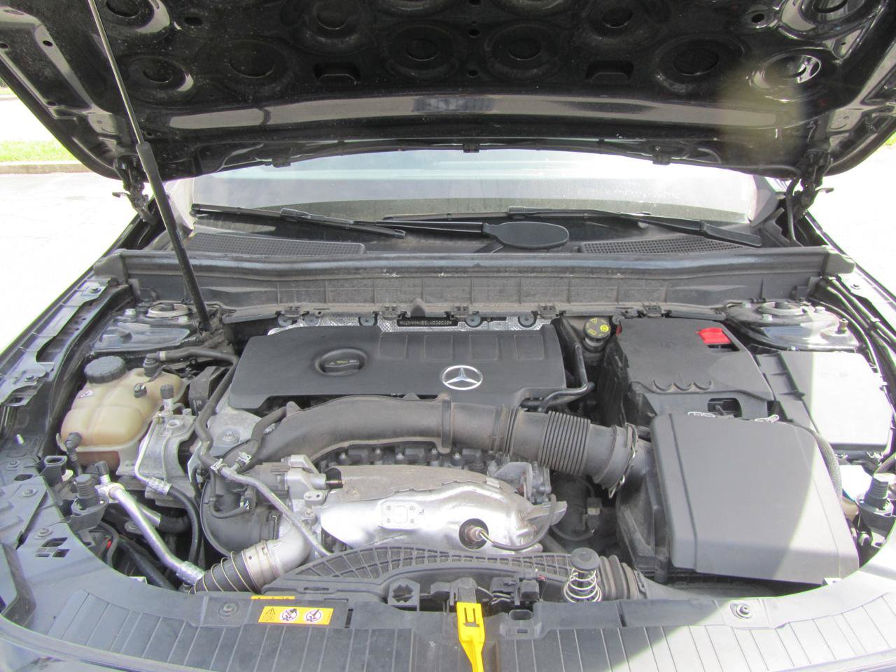 Used 2020 Mercedes-Benz GLB 250 4MATIC w/ Premium Package image 26
