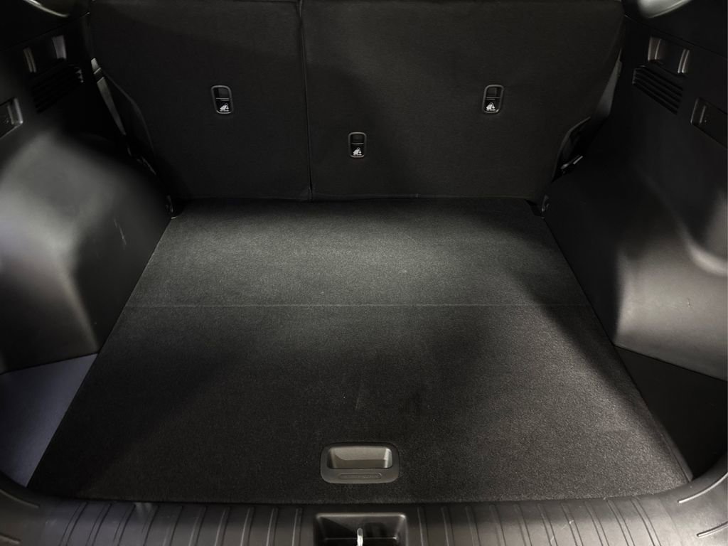 Used 2025 Hyundai Tucson SE image 11