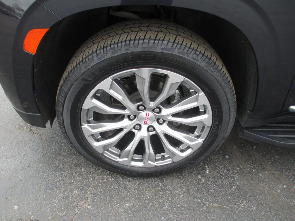 Used 2023 GMC Yukon XL Denali w/ LPO, Floor Liner Package image 15