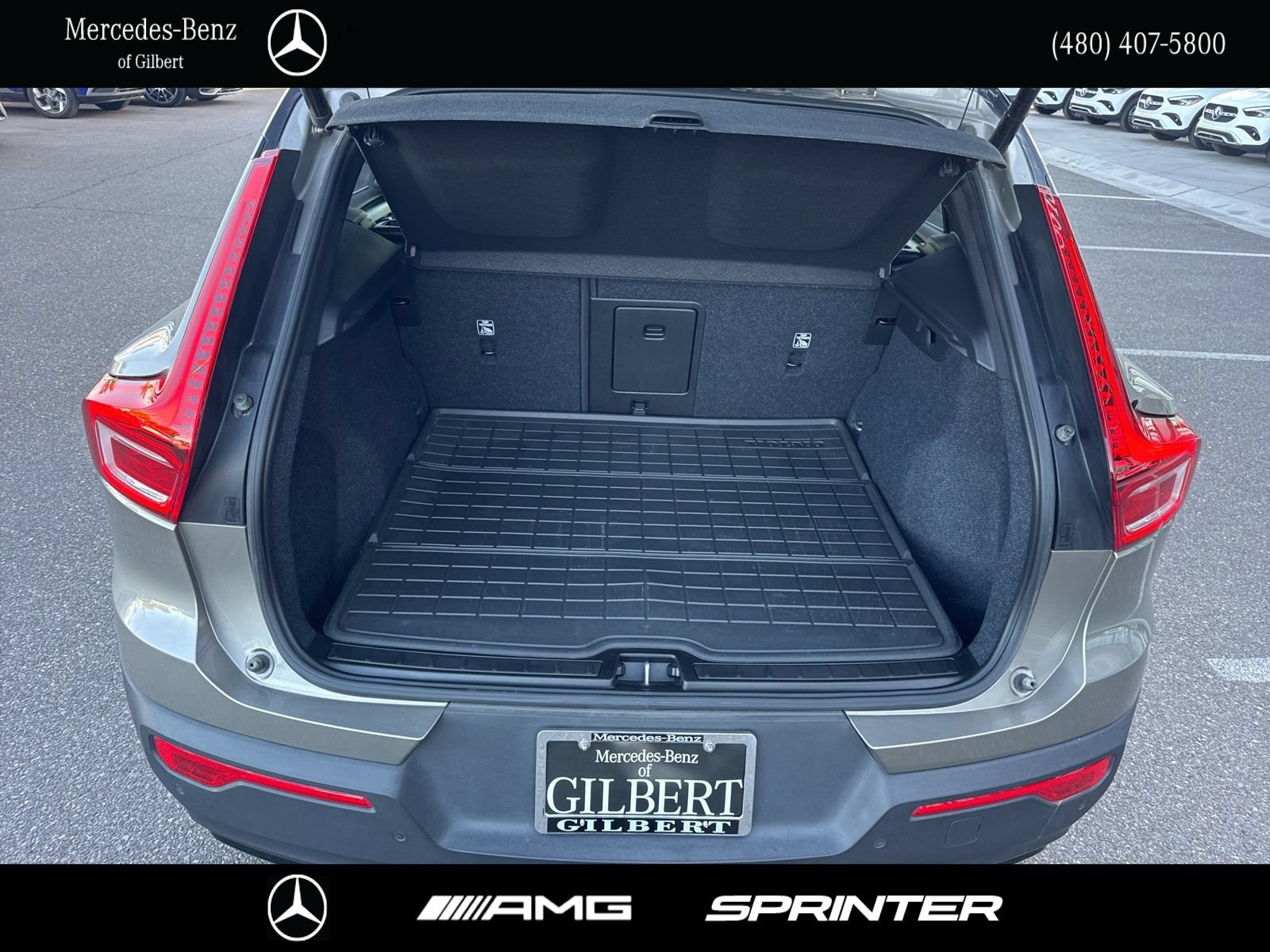 Used 2022 Volvo XC40 T5 R-Design w/ Climate Package AWD/4WD image 7