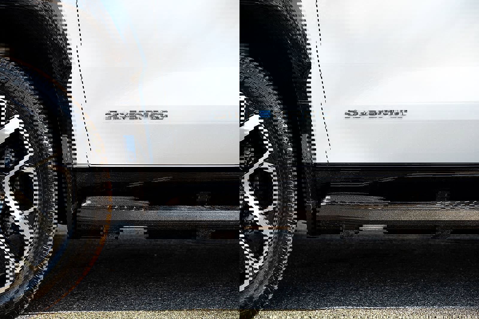 New 2024 Chevrolet Silverado EV RST image 14