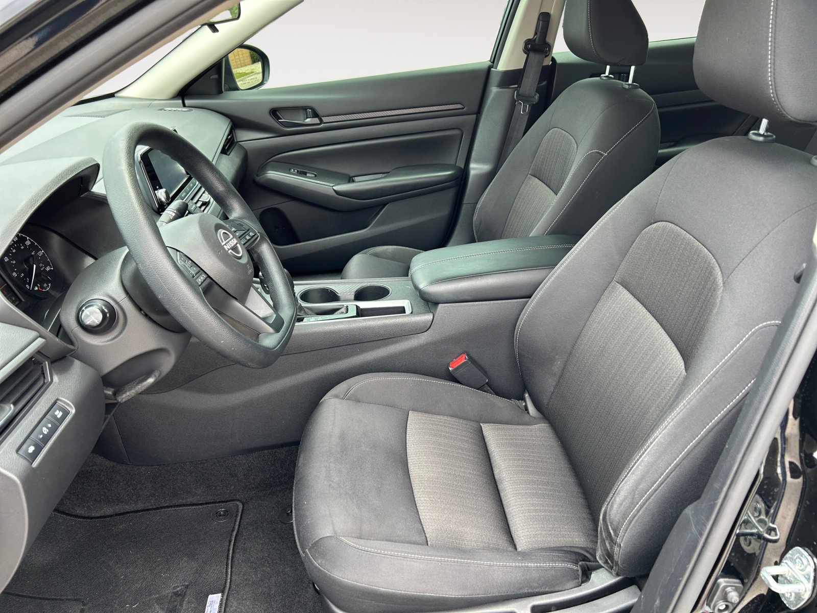 Used 2024 Nissan Altima 2.5 S FWD image 19