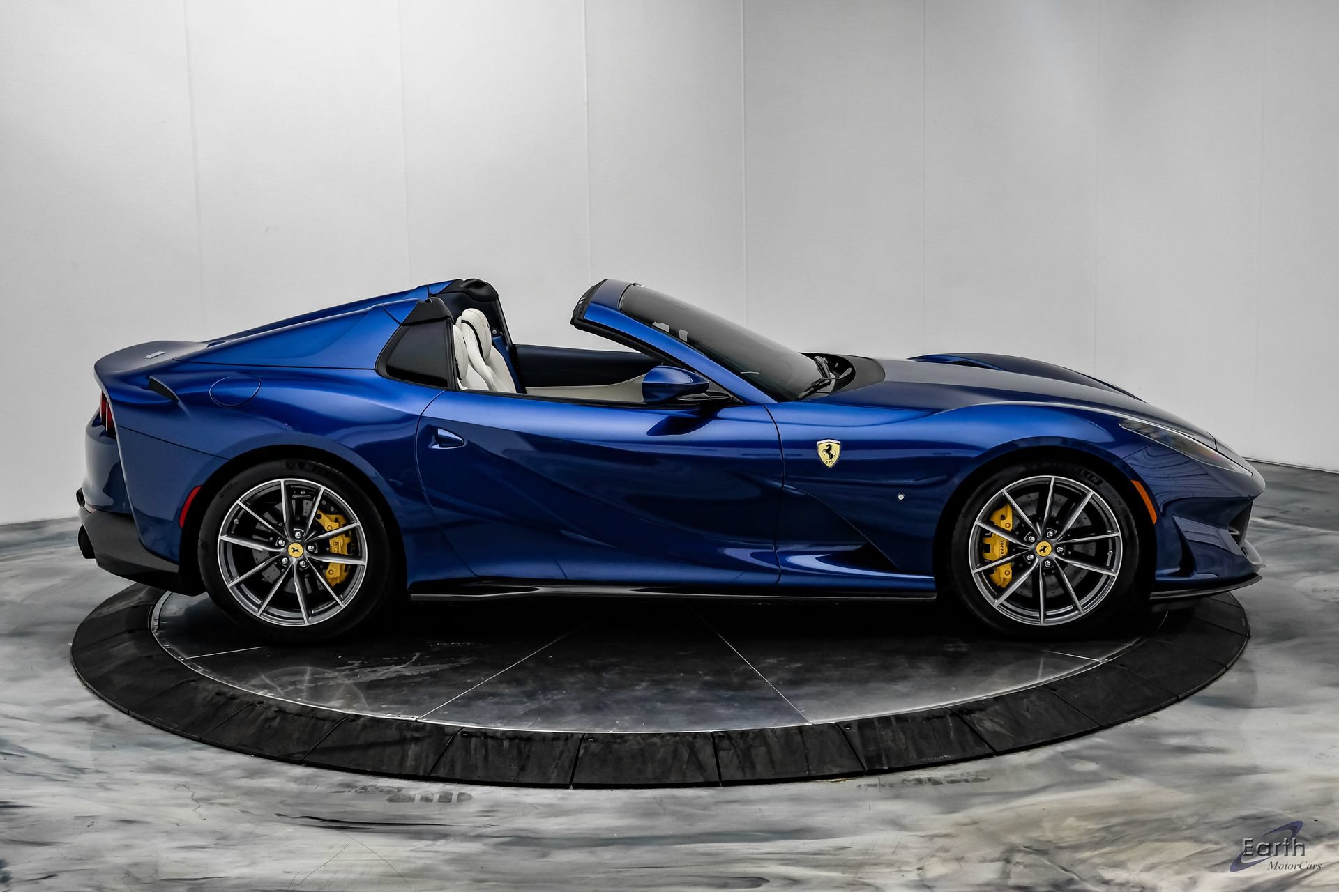 Used 2022 Ferrari 812 GTS RWD image 26