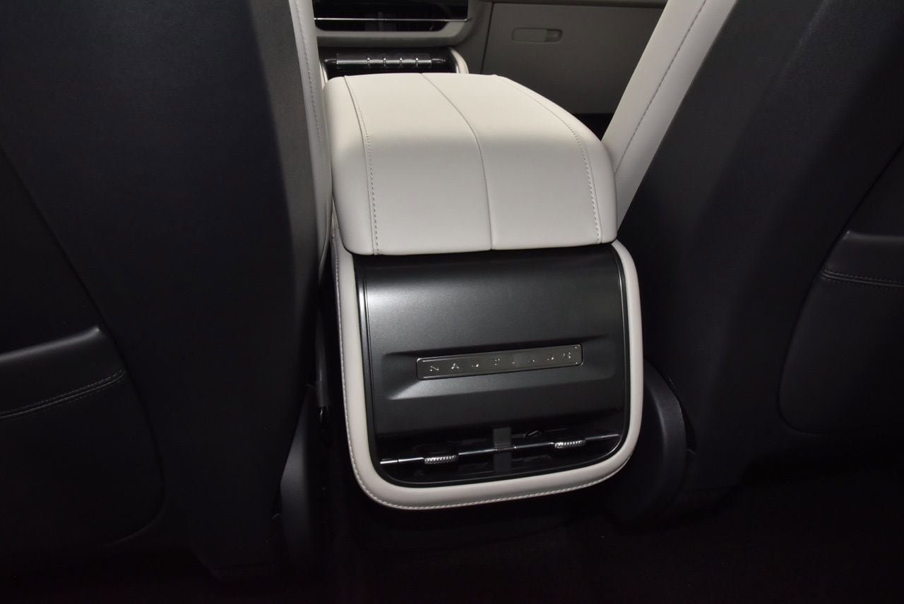 New 2026 Lincoln Nautilus Premier AWD/4WD image 25