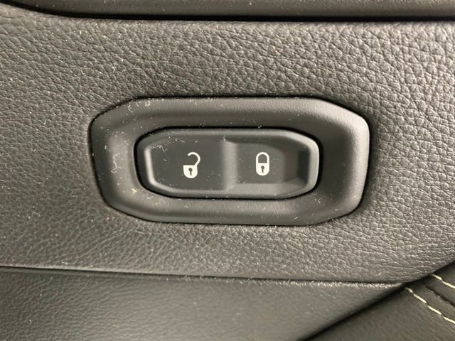 Used 2021 Jeep Wrangler Unlimited Sahara w/ Uconnect 4C Nav & Sound Group image 31