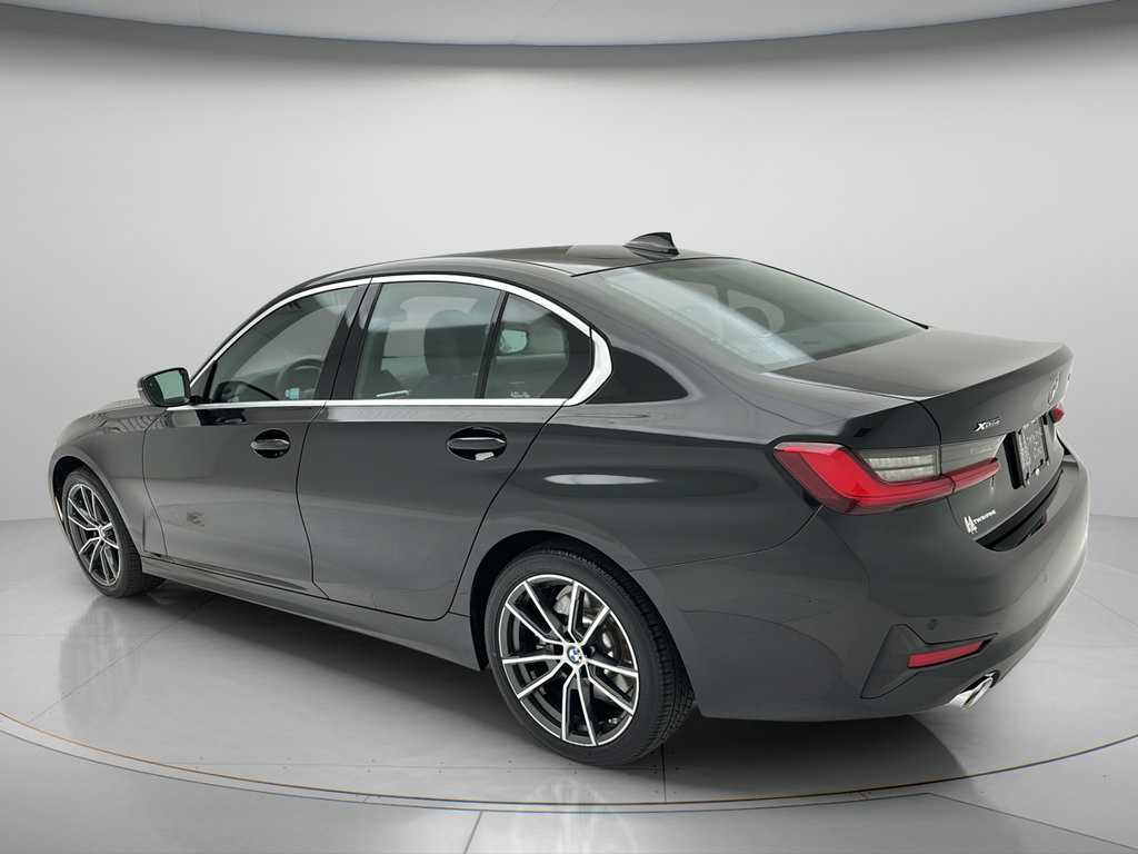 Used 2020 BMW 330i xDrive Sedan w/ Convenience Package AWD/4WD image 4