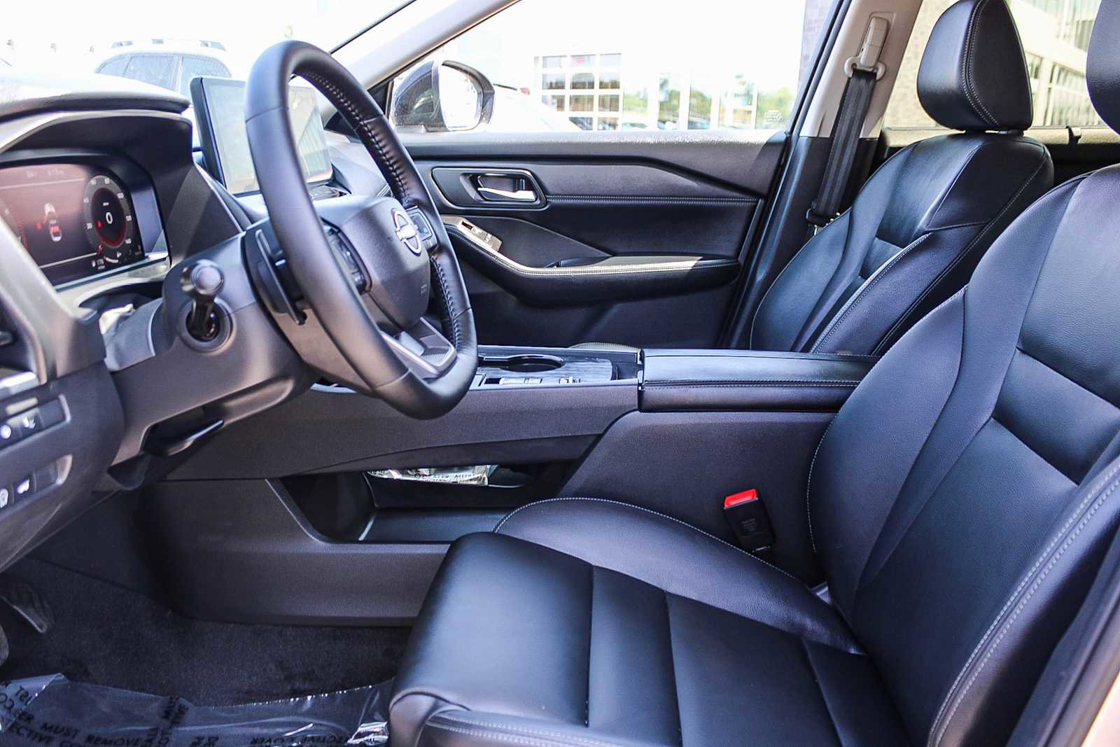 Used 2025 Nissan Rogue SL w/ SL Premium Package image 17