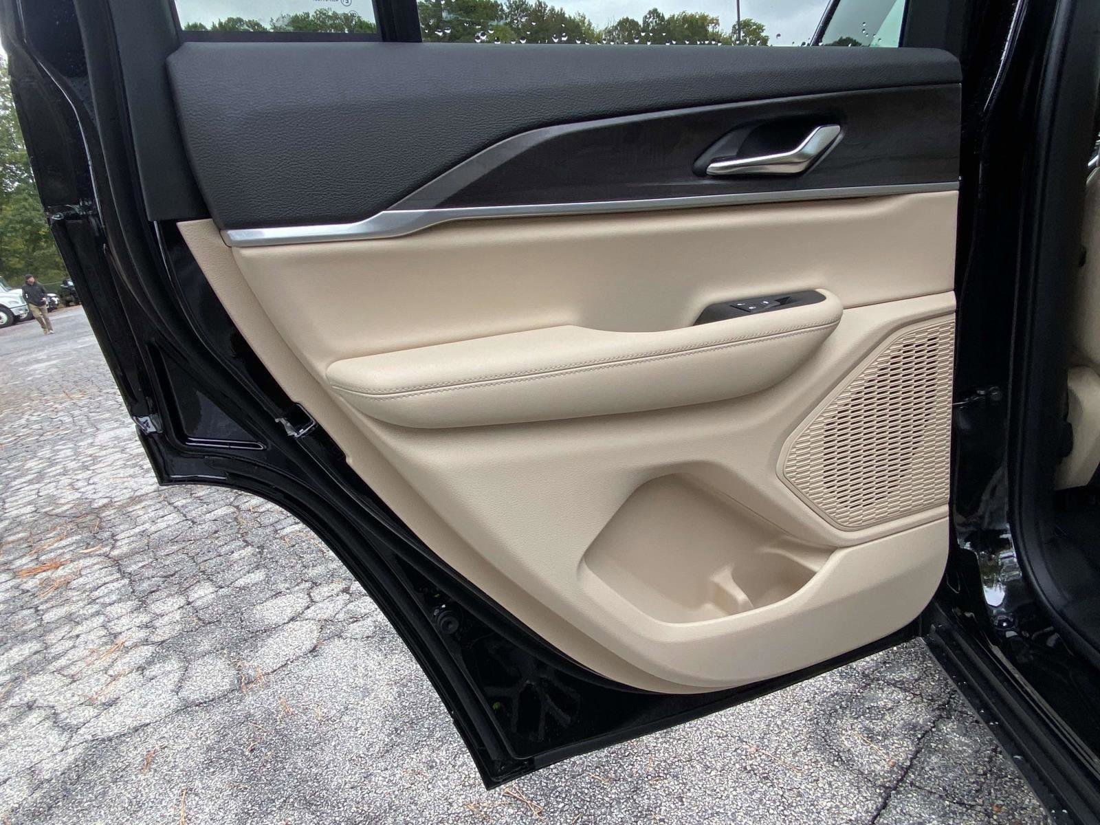 New 2025 Jeep Grand Cherokee Limited image 13