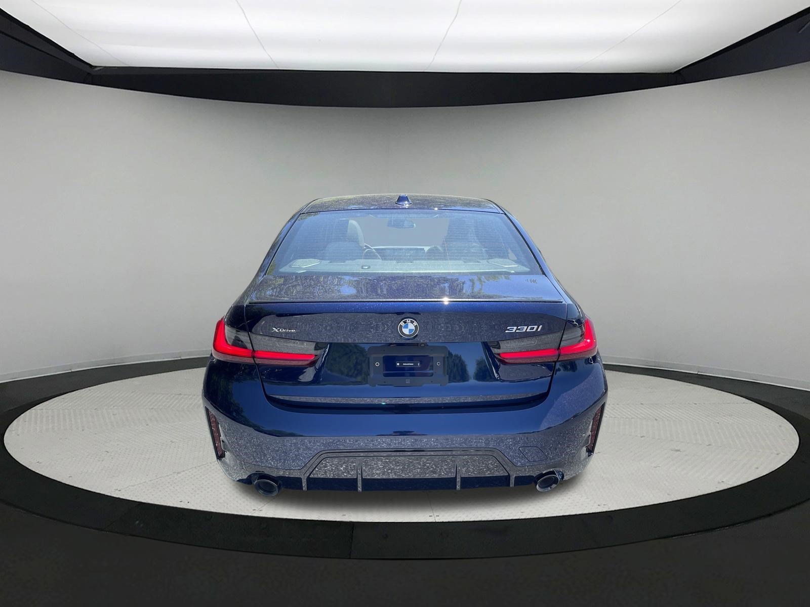 Used 2026 BMW 330i xDrive Sedan w/ M Sport Package AWD/4WD image 7