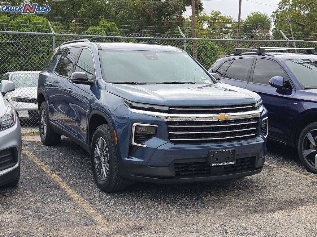 Used 2026 Chevrolet Traverse LT