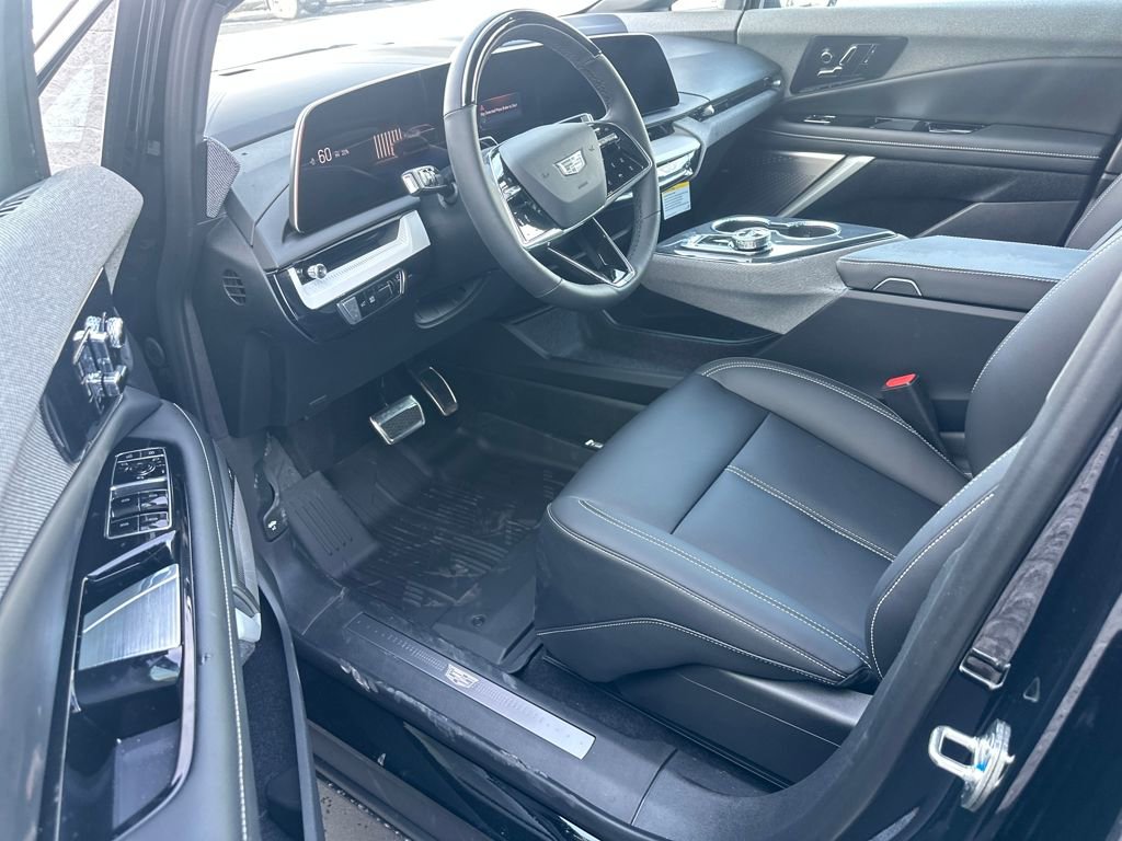 New 2026 Cadillac Optiq Luxury 1 image 5