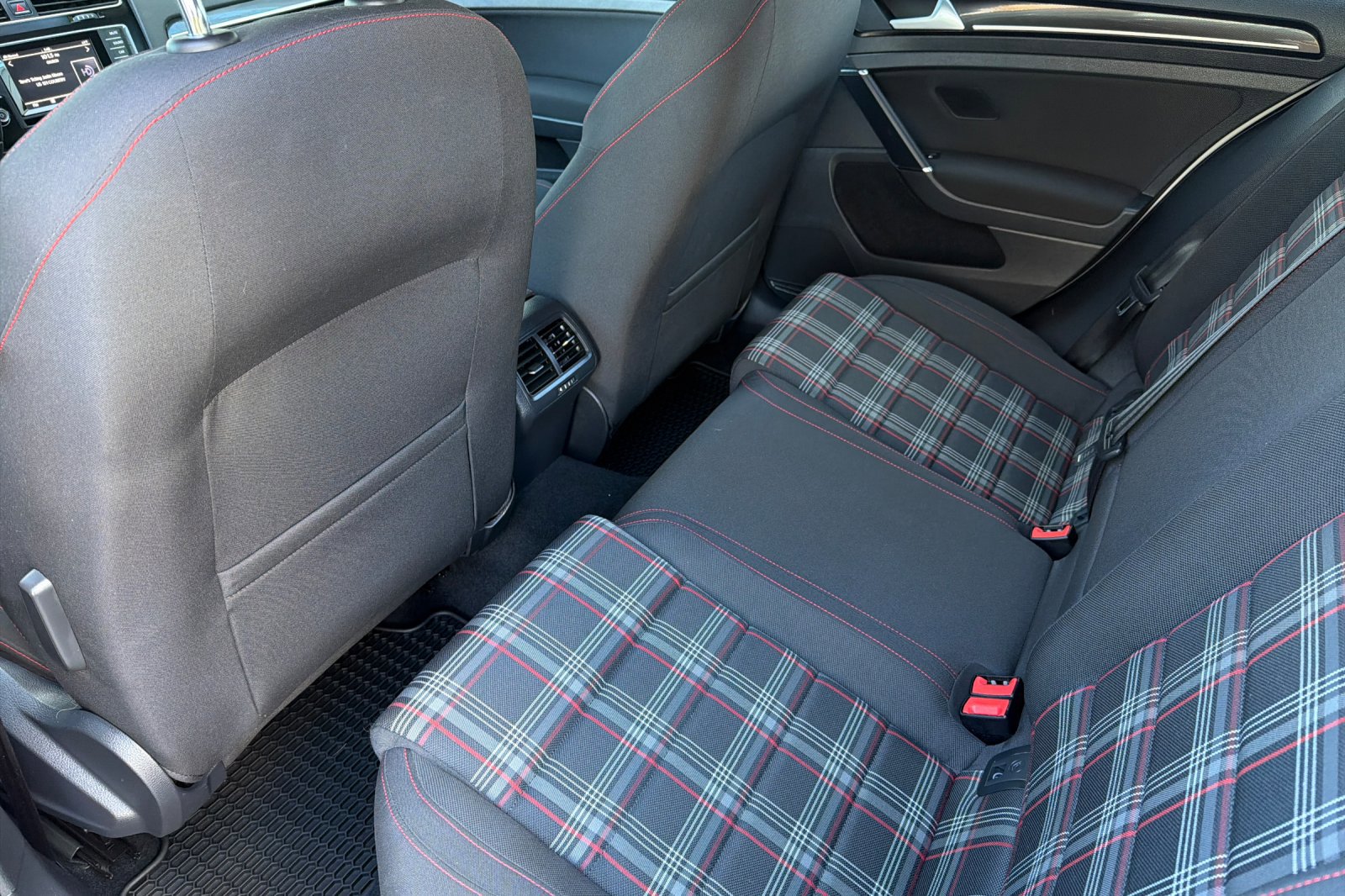 Used 2015 Volkswagen GTI S image 12