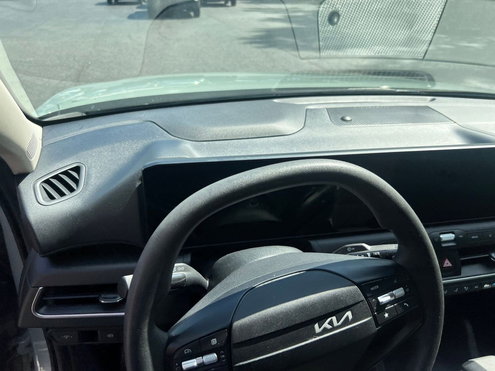 Used 2025 Kia K4 LXS image 29