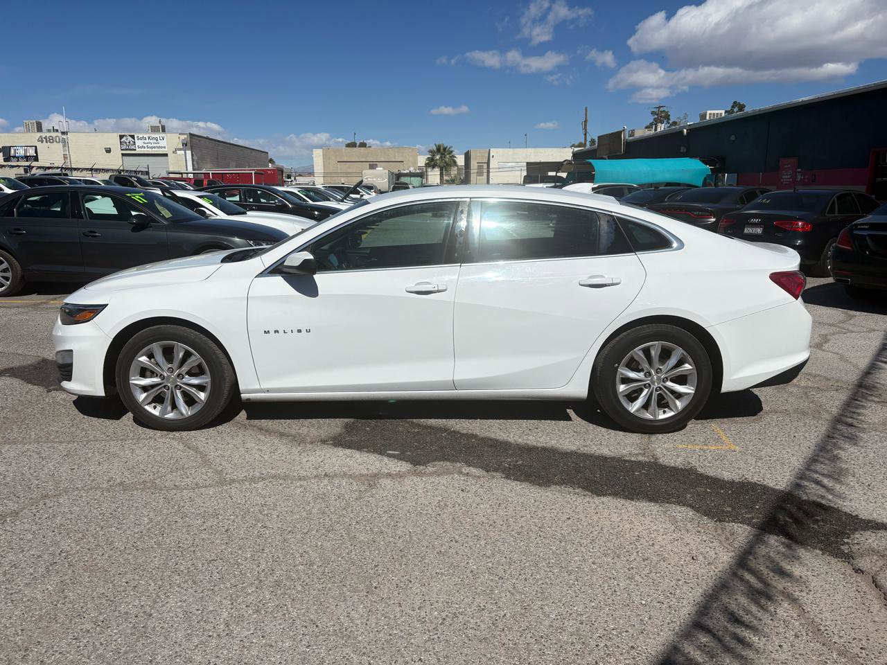 Used 2021 Chevrolet Malibu LT image 2