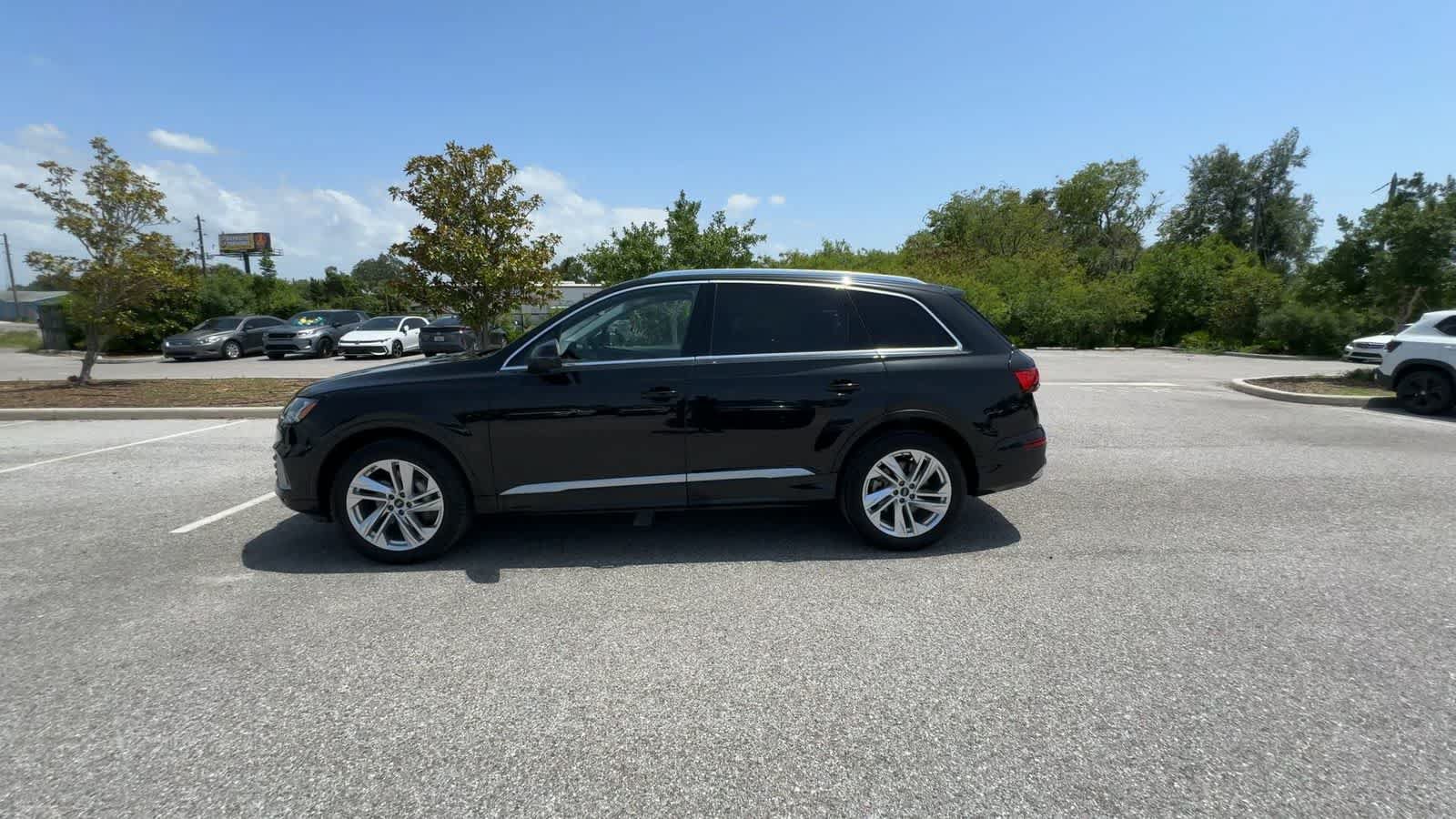 Used 2023 Audi Q7 3.0T Premium w/ Convenience Package AWD/4WD image 5