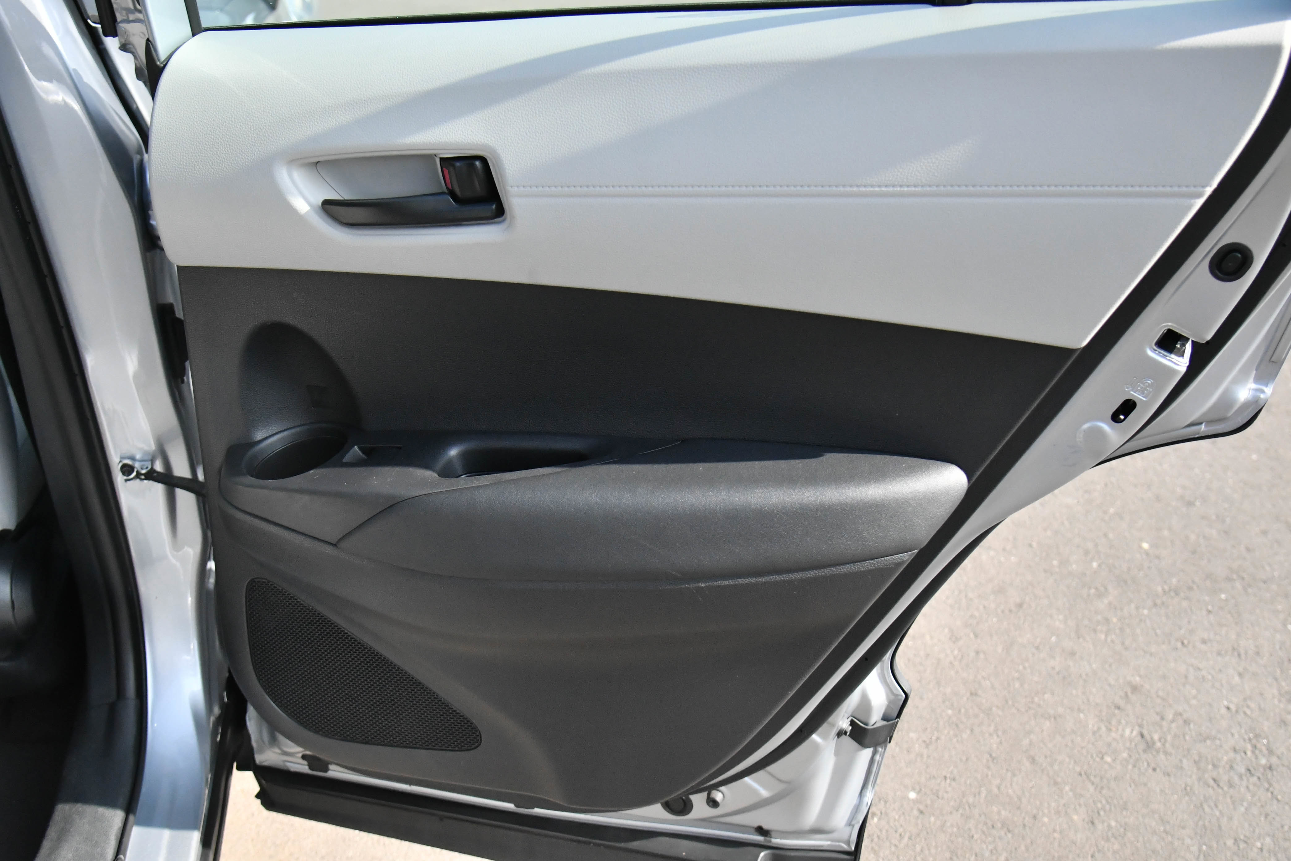 Used 2024 Toyota Corolla Cross L FWD image 38