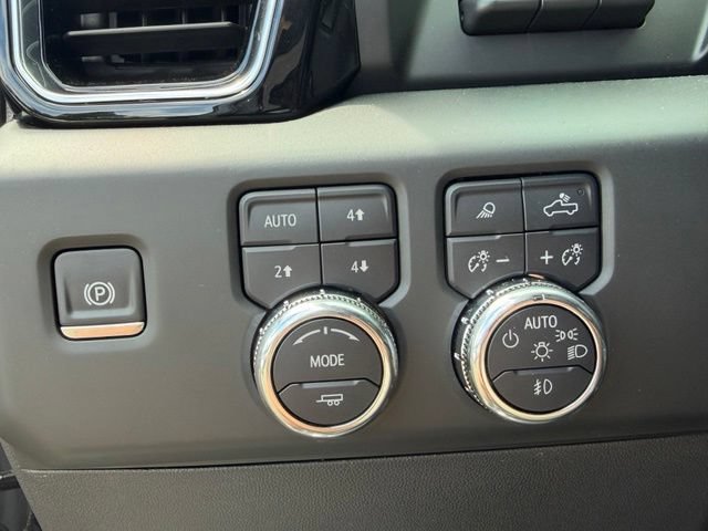 Used 2025 GMC Sierra 1500 Denali w/ Denali Reserve Package AWD/4WD image 16