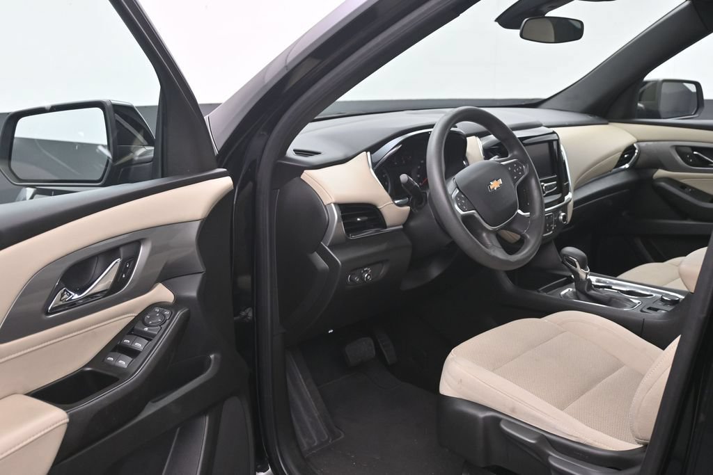 Used 2023 Chevrolet Traverse LS FWD image 11