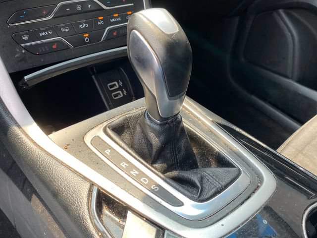 Used 2016 Ford Edge SEL w/ Canadian Touring Package FWD image 9
