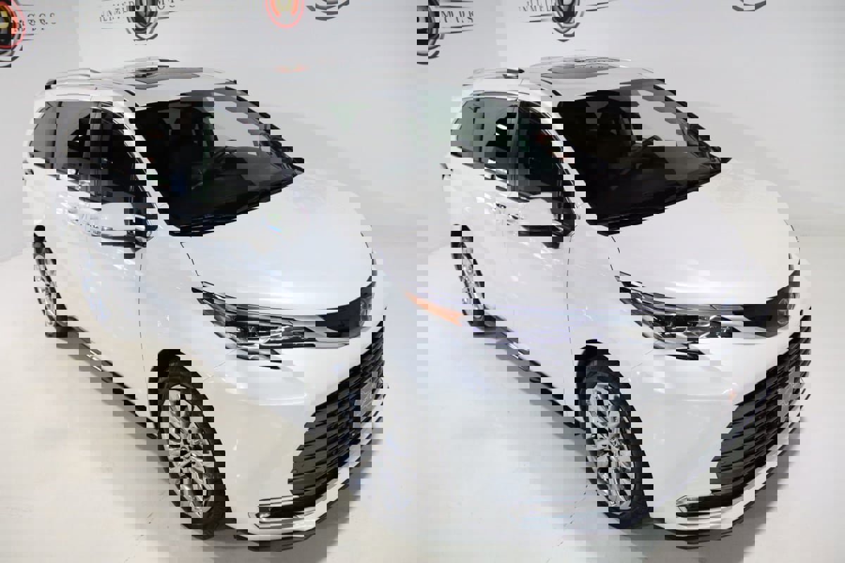 Used 2022 Toyota Sienna Platinum image 70